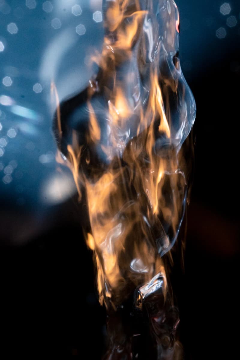 The burning water - 策 愛実 | ArtNow
